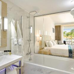 Deluxe Superior Room With Pool Garden View